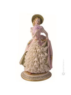 LADY WITH LACE Statuette Statue Figure Porcelain Capodimonte Handmade Made in Italy Exclusive