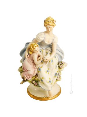 MOTHER WITH BABY Statuette statue figure porcelain Capodimonte handmade made in Italy exclusive