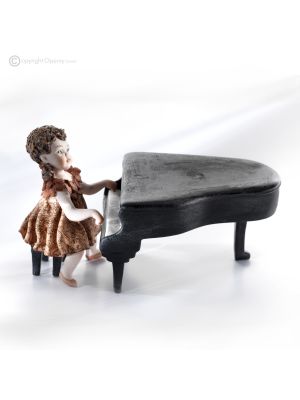 ELISA Capodimonte statuette, elegance of a musician with piano.